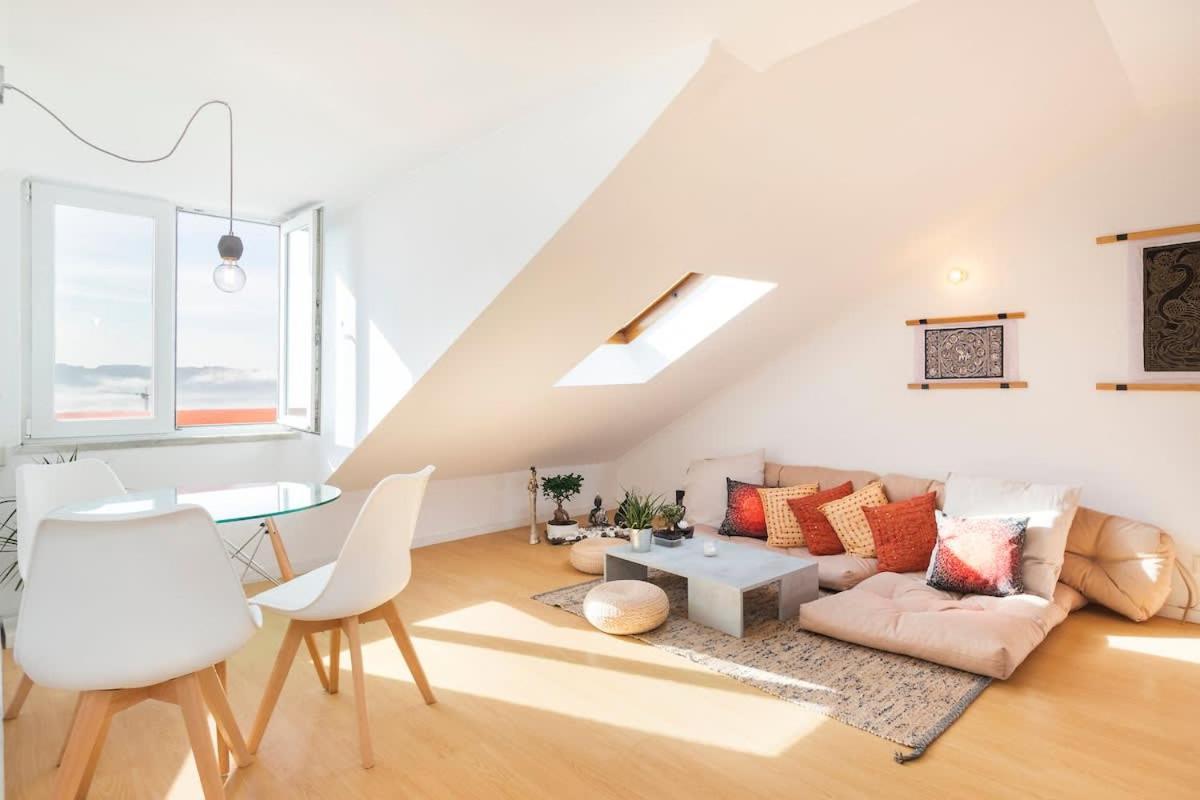 Apartment Terrace & River View Retreat Lisbon